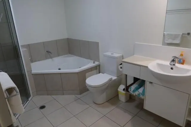 Ground Floor Oceanfront Apartment Bargara